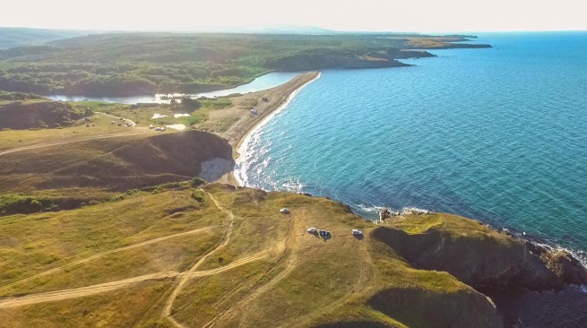 Защо Ники Дойнов си купи полусрутена къща в изоставено ивайловградско село