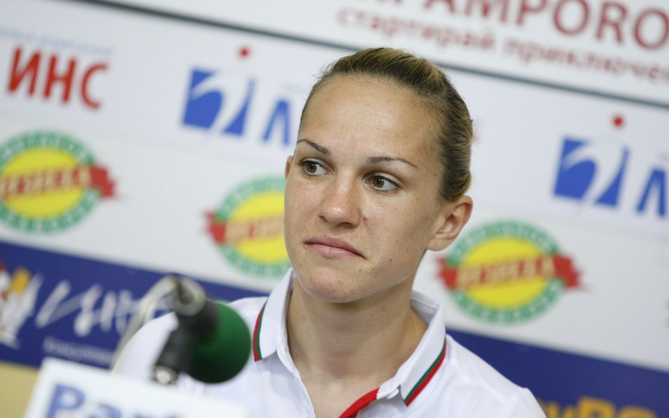 Петрова отпадна на осминафиналите на Световното по бокс