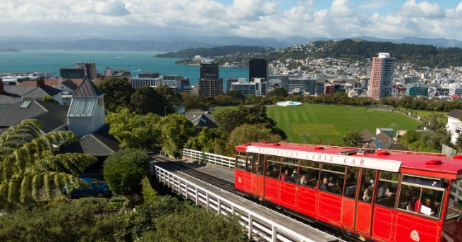 Свят 25 годишна депутатка осмя по възрастен с фразата на младите Новозеландски