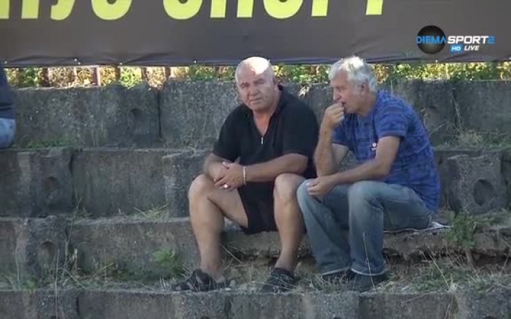 Ботев Враца посреща Банско, интересни гледки по трибуните