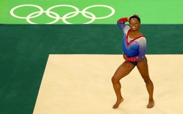 Сензацията Симон Байлс с 4-а титла в спортната гимнастика