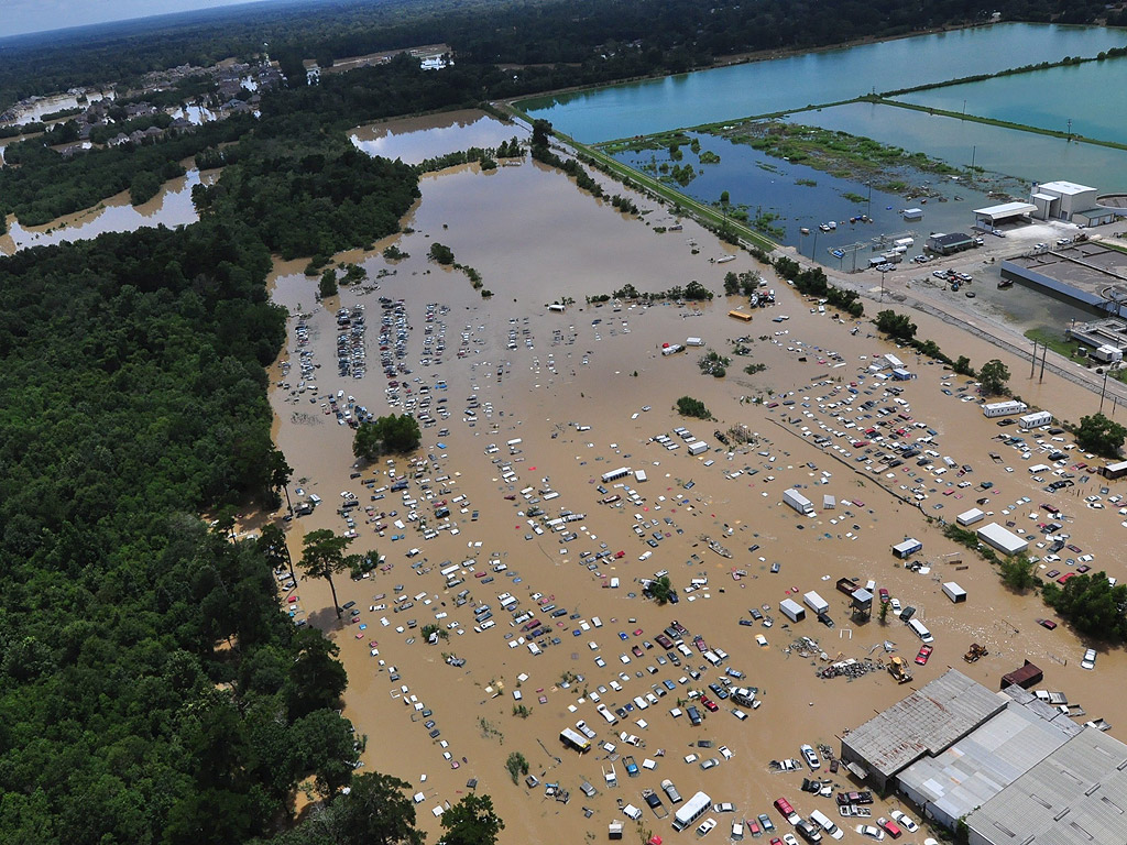 Броят на жертвите на наводненията в американския щат Луизиана достигна 10 души