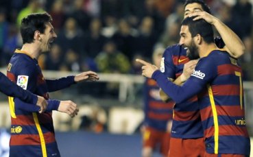 Барса разнебити Севиля и грабна Суперкупата