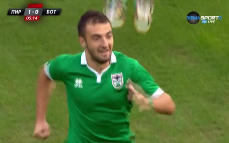 Пирин се радва след ранен гол в мрежата на Ботев