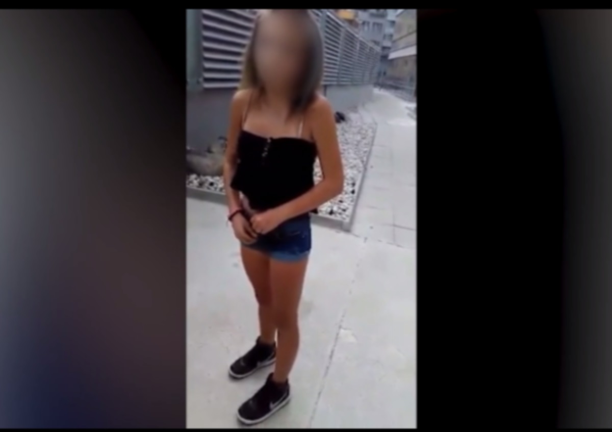 Клип във "Фейсбук" показа брутална гавра с ученичка - момичето е накарано да се съблече, докато нейни връстнички я снимат, а едната от тях я поваля на земята и рита. Момичето жертва казва, че няма бельо под късите панталонки. Момчето, разпространило видеото, казва, че това се е случвало и преди