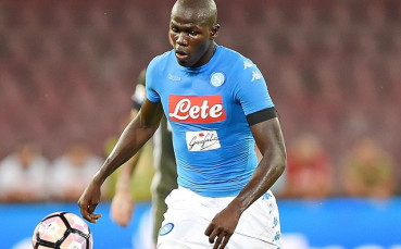 Наполи отхвърлил космическа оферта от Юнайтед