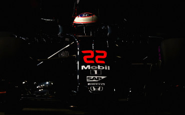 Макларън отрече, че Apple иска да ги купи