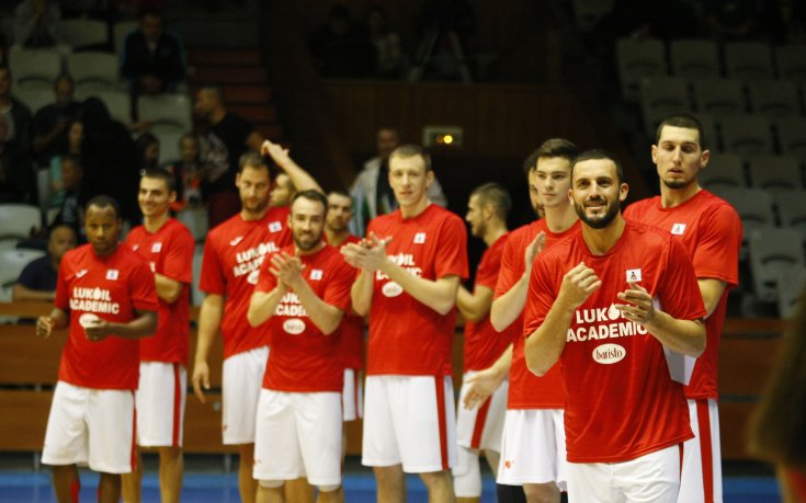 Румънци отказаха Лукойл Академик от Шампионската лига