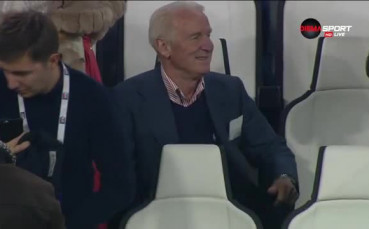 Джовани Трапатони наблюдава Италия - Испания