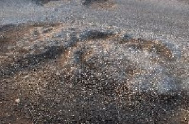 Кола на Бърза помощ пропадна в изкоп
