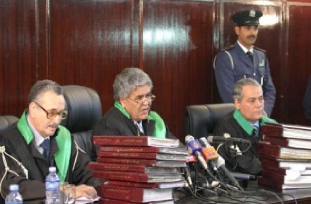 ЕК не оказва натиск, а повдига въпроси за либийската съдебна система