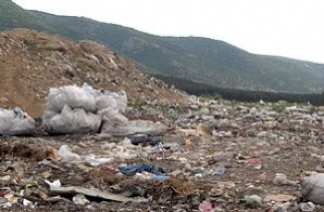 Обучиха 113 души в управление на опасните отпадъци