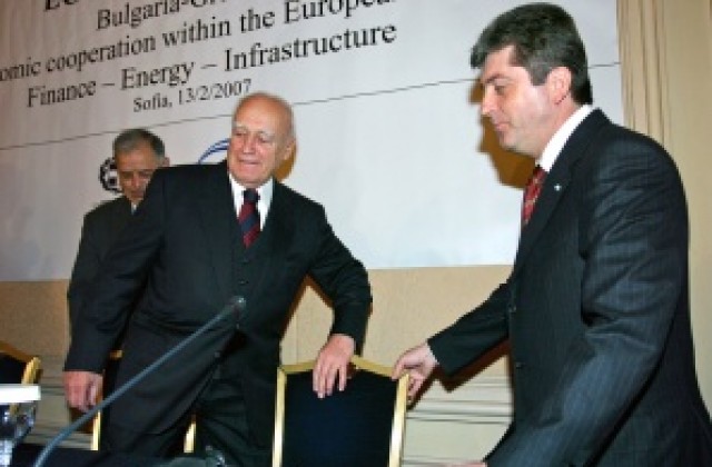 България и Гърция търсят решение за снабдяването с ток