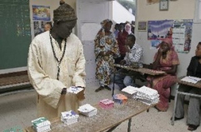 Удължават изборния ден в Сенегал заради наплив към урните