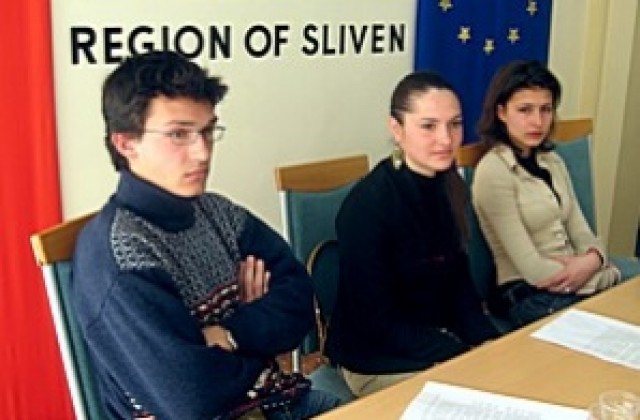 Ученици поеха Областна администрация - Сливен за един ден