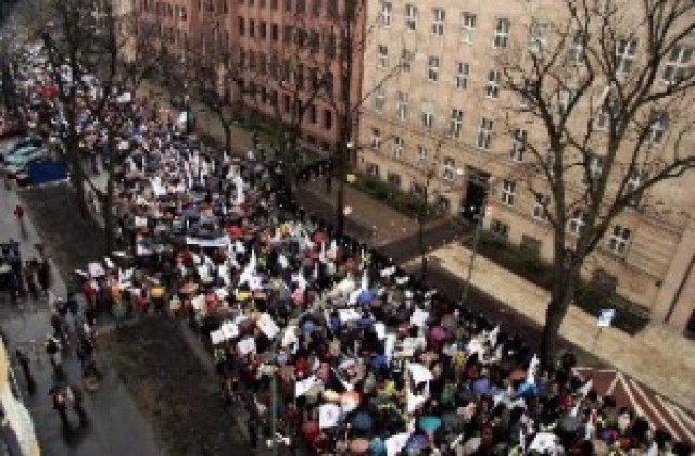 Полските учители искат оставката на министъра на образованието