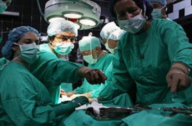 Френски екип извършва детска бъбречна трансплантация в Пирогов