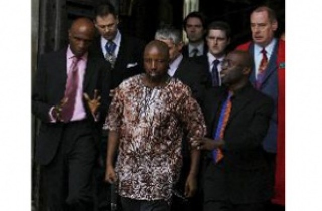Демонстрант смути церемония в Лондон по случай премахването на робството