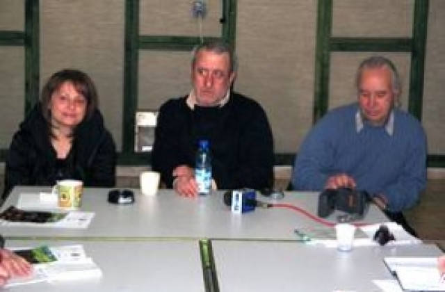 Тони Димитрова в Паднал от Марс