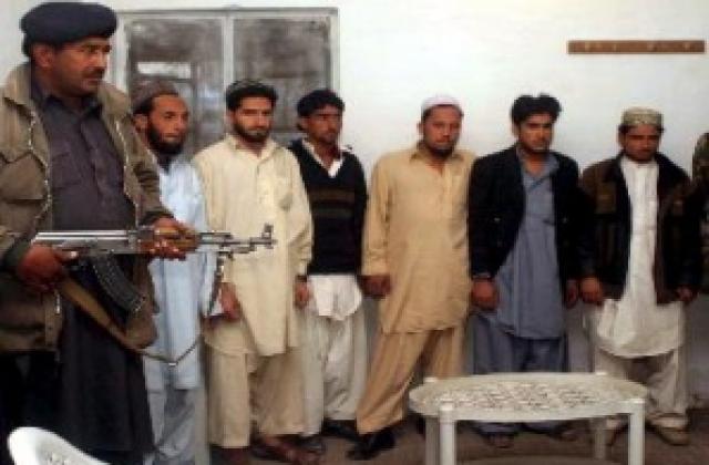 Талибаните заплашват да убият пленник в Афганистан