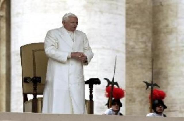 Книга на папата с небивал успех на италианския пазар