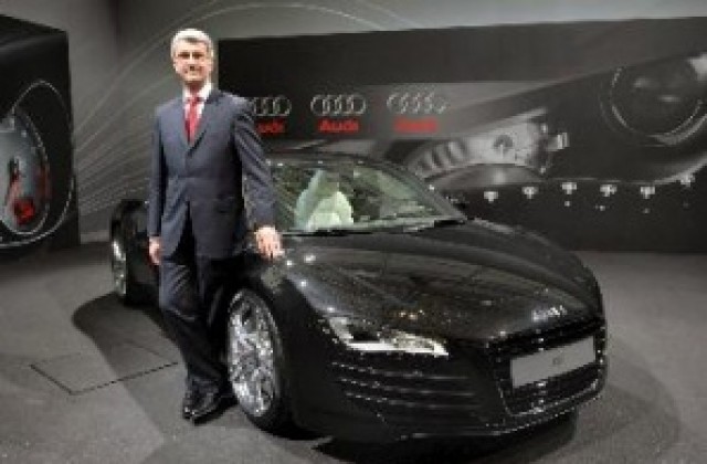 Audi R8 стана новият модел на Карл Лагерфелд