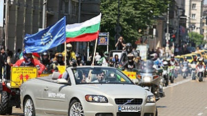 Празнично шествие Да запазим децата на пътя