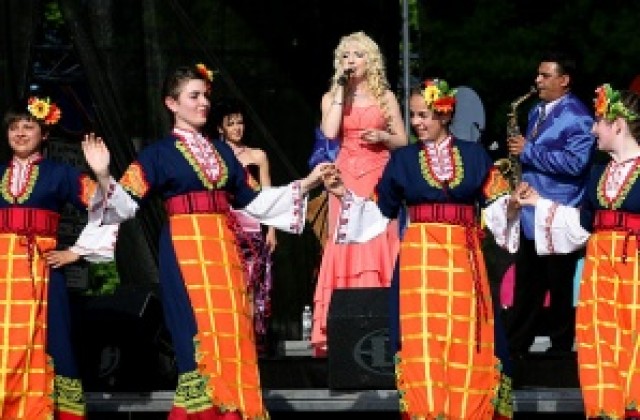 Столичани се радваха на автентичен български фолклор