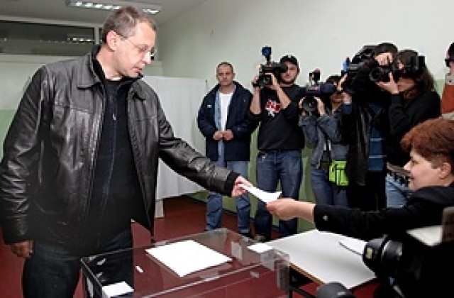 Станишев: Българите разпознават на тези избори фалшивите екшън-герои