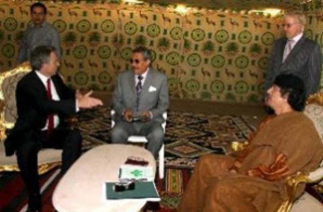 Англия си купи „половин България” в Либия