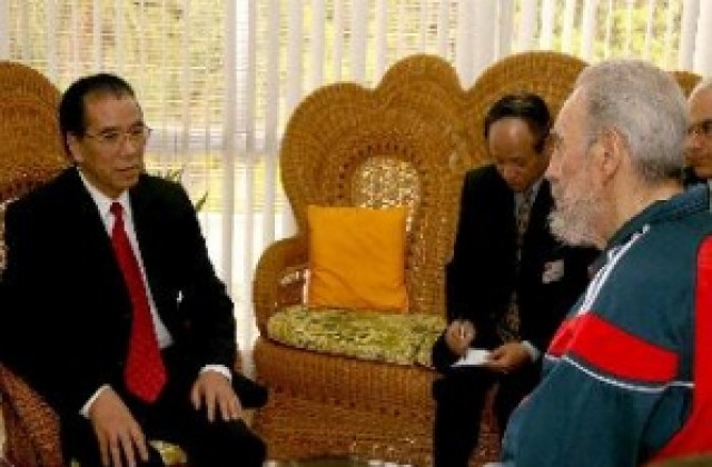 Кастро се е срещна с лидера на Виетнамската комунистическа партия