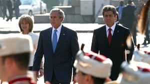 Буш приключва европейската си обиколка в България