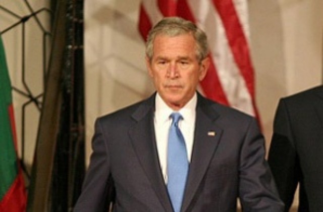 Възможни са всякакви варианти за действия към Иран, каза Буш