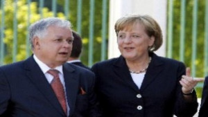 Меркел в двубой с братята Качински