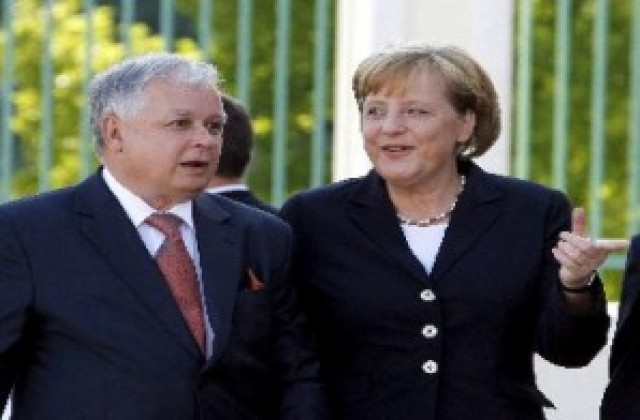 Меркел в двубой с братята Качински