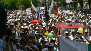 Масови протести на медици от Източна Европа срещу ниски заплати
