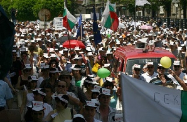 Масови протести на медици от Източна Европа срещу ниски заплати