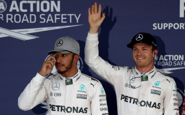 Розберг продължава господството на 