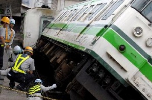 800 евакуирани след катастрофата на влак, превозващ фосфор