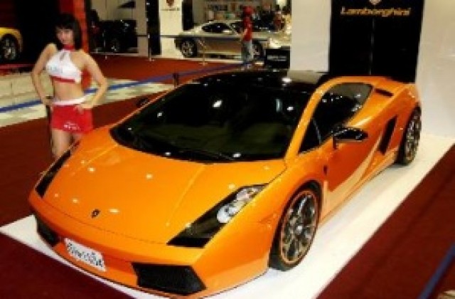Роби Савидж продава своето Lamborghini