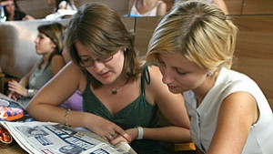 93 пълни шестици на устния изпит по журналистика в УНСС