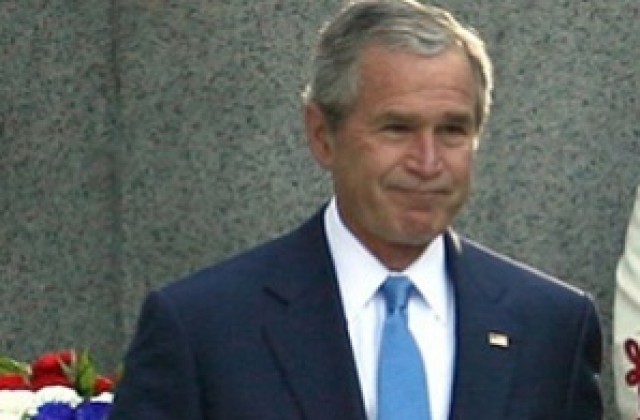 Буш подари на Блеър перфектния подарък на Блеър