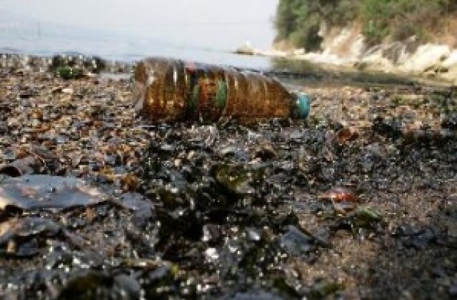 Нефтено петно има в морето край Варна