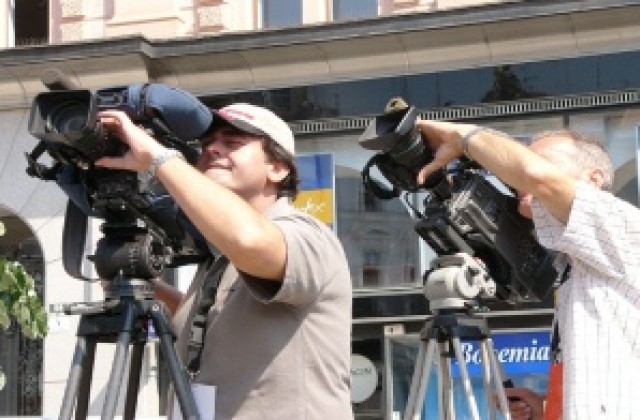 България нарича репортери на Би Би Си престъпници