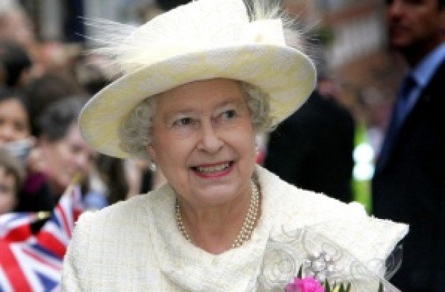 Британският кралски двор ще съди създателите на филм за Елизабет II?