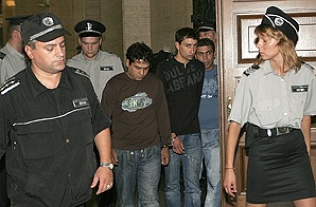 Двама от задържаните за побоя в Красна поляна остават в ареста