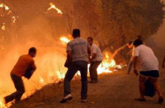 Пращаме пожарникари в Гърция