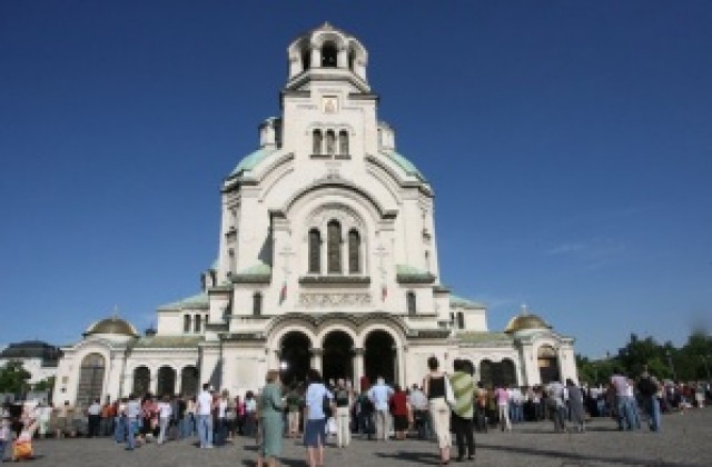 Литургия за храмовия празник в Св. Александър Невски