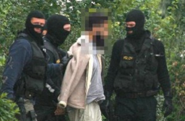 Австрийските власти задържаха трима, свързани Ал Кайда