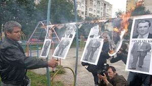 Бащата на Съвестин изгори седем политици